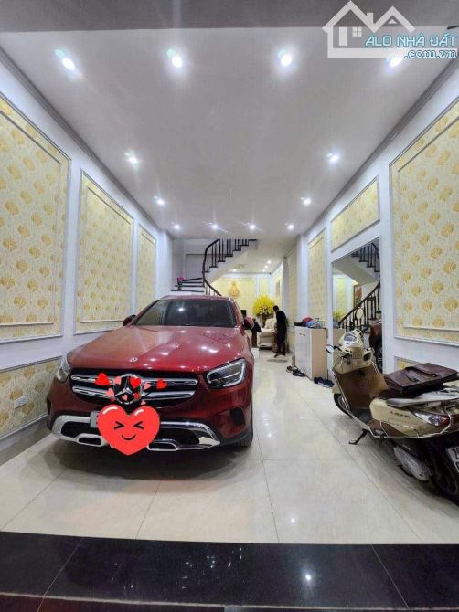 Bán Nhà Hoàng Quốc Việt 70M, Phân Lô, 2 Thoáng, ô tô tránh, kinh doanh, gần phố, 22.5 Tỷ