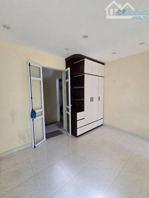 DTSD: 25/30m2 • 3 tầng • MT: 4m • giá: 7 Tỷ Quan Hoa Cầu Giấy