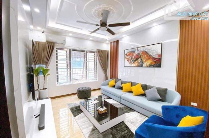 Bán Nhà Hoàng Quốc Việt 70M, Phân Lô, 2 Thoáng, ô tô tránh, kinh doanh, gần phố, 22.5 Tỷ