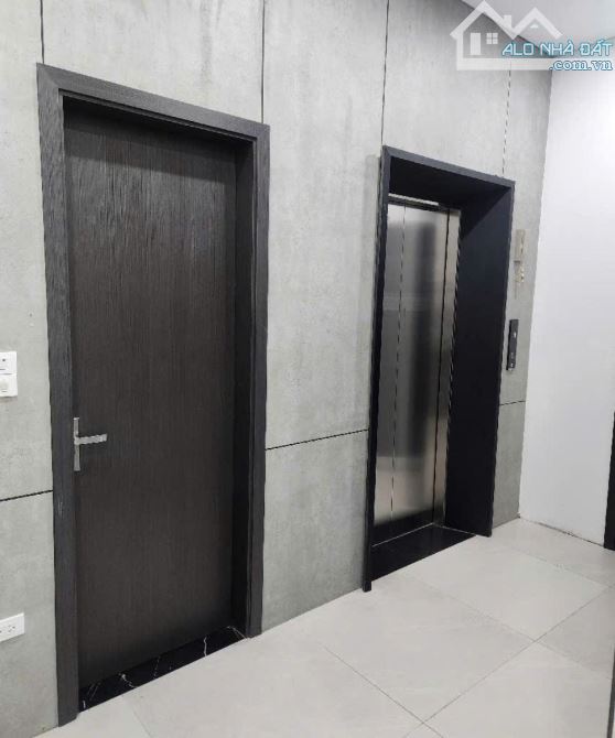 Bán nhà Nguyễn Xiển KĐT Hạ Đình căn góc 5 tầng thang máy mặt tiền bề thế vỉ hè thênh thang