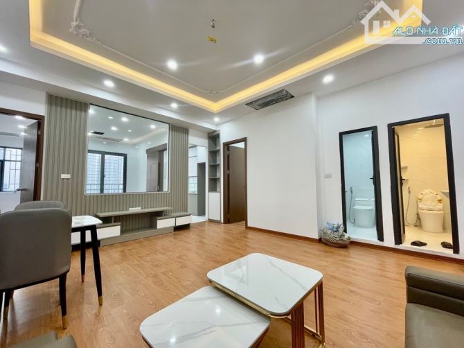 Chung cư lô góc phố Lê Văn Lương, Thanh Xuân. 80m2, 3 ngủ, 2wc, view hồ điều hoà