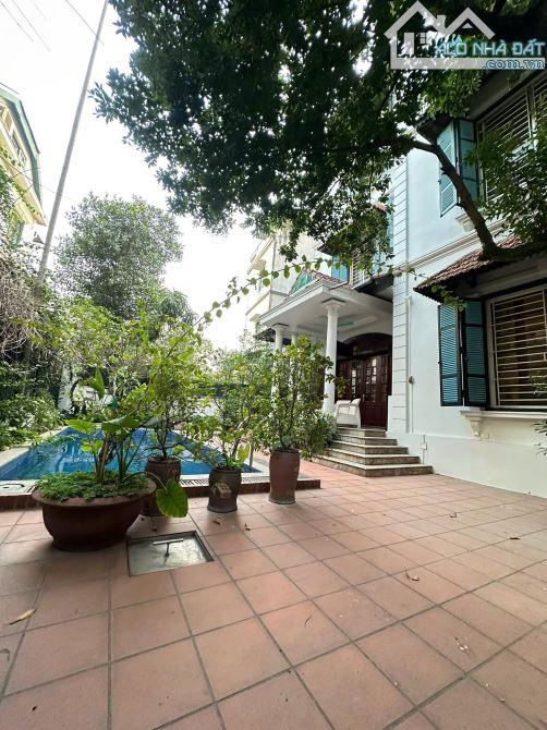 BIỆT THỰ ĐẶNG THAI MAI – TÂY HỒ -LÔ GÓC - QUỸ ĐẤT HIẾM – KHU NGOẠI GI