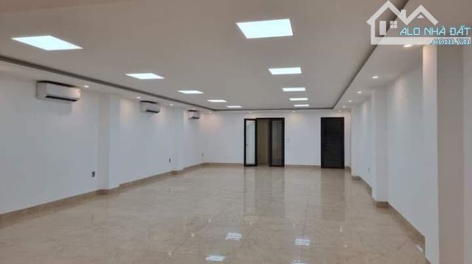 Nhà Đẹp Phố Lạc Long Quân 139M2 Mặt Tiền 8M Có Hầm 98 Tỷ Dòng Tiền 4k$