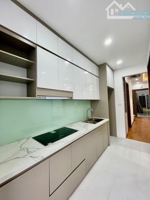 Chung cư lô góc phố Lê Văn Lương, Thanh Xuân. 80m2, 3 ngủ, 2wc, view hồ điều hoà