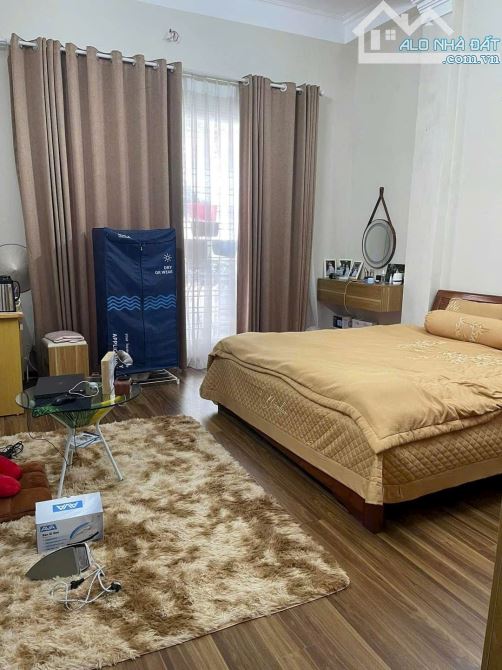 Bán Nhà Hoàng Quốc Việt 70M, Phân Lô, 2 Thoáng, ô tô tránh, kinh doanh, gần phố, 22.5 Tỷ