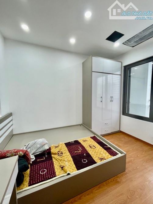 Chung cư lô góc phố Lê Văn Lương, Thanh Xuân. 80m2, 3 ngủ, 2wc, view hồ điều hoà