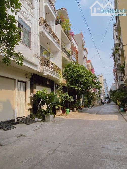 AEON TÂN PHÚ - GẦN 70M2- 4TẦNG - Ô TÔ VÀO NHÀ - KHU DÂN TRÍ CAO - FULL NỘI THẤT 8TỶ NHẸ