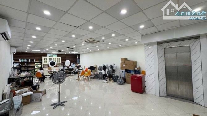 180mx7 Tầng-THANG MÁY-Mặt Phố LẠC LONG QUÂN-TÂY HỒ-Kinh Doanh Đẳng Cấp.giá: 98 tỷ