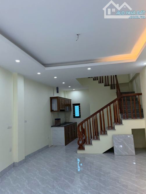 BÁN NHÀ ĐÔNG DƯ GIA LÂM SÁT CỰ KHỐI 5.35 TỶ 5 TẦNG 37m MT 4m Ô TÔ DÒNG TIỀN 14 TRIỆU/1T - 1