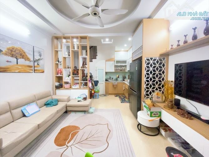 Nhà phố Lương Khánh Thiện - HM, DT 36mx6T, MT 4.8m, cách mặt phố oto tránh 30m