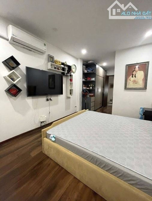 Mặt tiền đẹp,5 tầng-Sát phố Vọng-33m2-9 tỷ 25