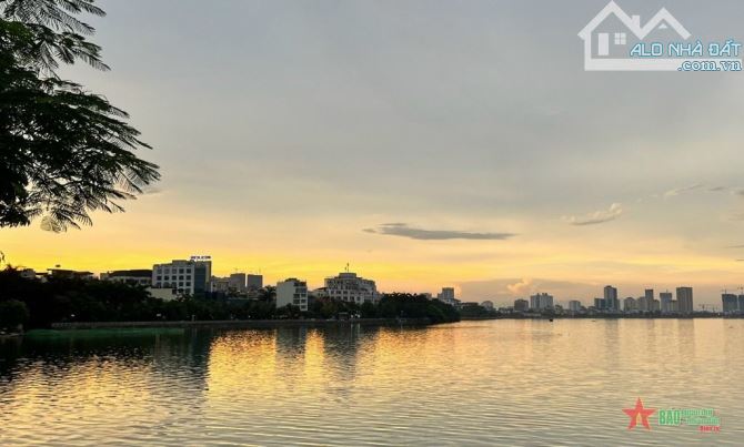 Bán nhà mặt phố Âu Cơ, DT 300m2 x 4 tầng, mặt tiền 10m.