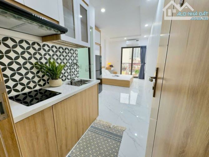 Siêu phẩm CHDV Cầu Giấy, 9 tầng thang máy, dòng tiền 2 tỷ/năm, lô bàn cờ VIP