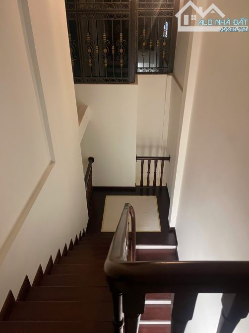 Mặt Tiền 9M Mặt Phố Nguyễn Hy Quang Hoàng Cầu 46,5 Tỷ Đường To Hè Rộng