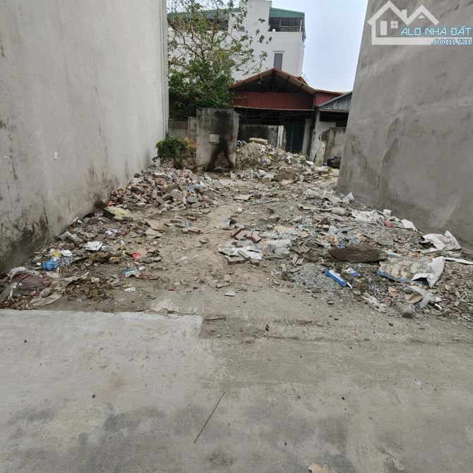 LÔ ĐẤT HIẾM 50M- MẶT TIỀN HƠN 6M- SÂN NHÀ VĂN HOÁ PHÙ KHÊ, TỪ SƠN. Ô TÔ VÀO TẬN ĐẤT-1.99ty - 2