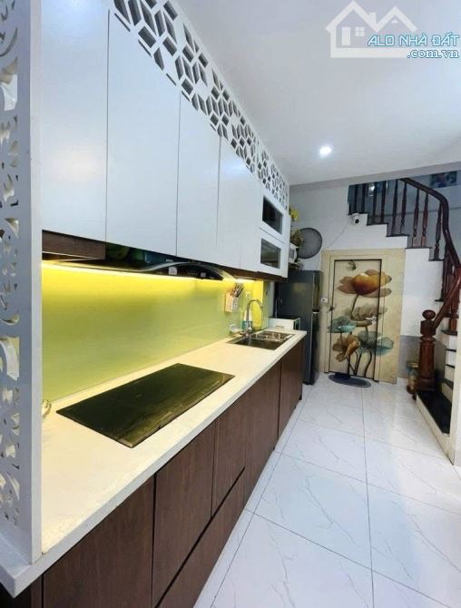 Mặt tiền đẹp,5 tầng-Sát phố Vọng-33m2-9 tỷ 25