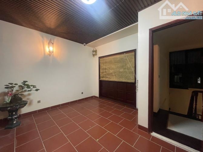 Mặt Tiền 9M Mặt Phố Nguyễn Hy Quang Hoàng Cầu 46,5 Tỷ Đường To Hè Rộng