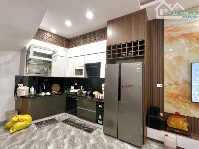 Mình là chính chủ cần bán gấp căn nhà tại số 48 ngõ 164 Hồng Mai