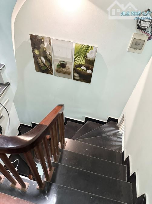 BÁN NHÀ ĐẸP 5 TẦNG THOÁNG TRƯỚC SAU, BÃI GỬI Ô TÔ NGAY NHÀ, RẤT GẦN MẶT PHỐ KHƯƠNG ĐÌNH.