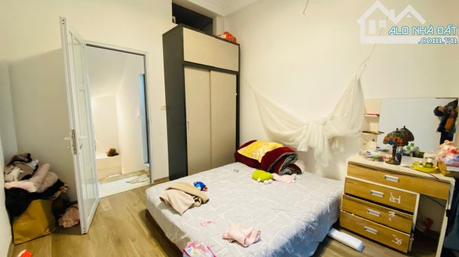 BÁN NHÀ TÔN ĐỨC THẮNG - NHÀ DÂN XÂY, NỞ HẬU, 2 THOÁNG TRƯỚC SAU,HIẾM