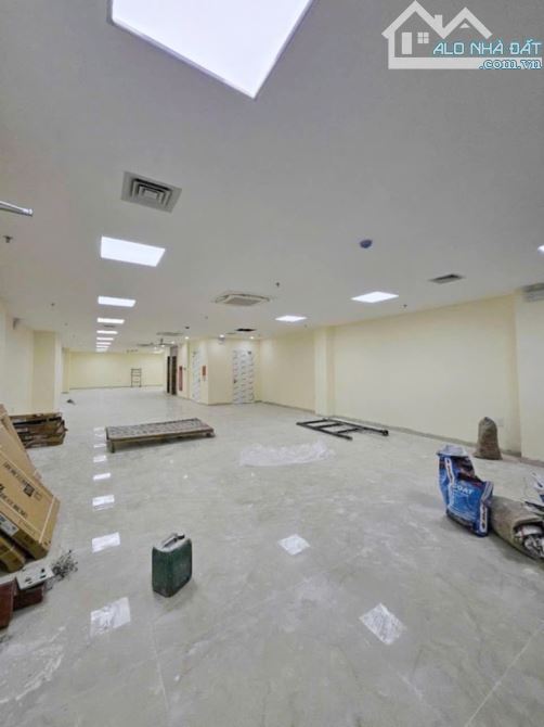 Tòa Nhà 250mx 9 Tầng-THANG MÁY- Đẳng Cấp-Phố XUÂN LA-Kinh Doanh Đỉnh Cao. giá: 160 tỷ