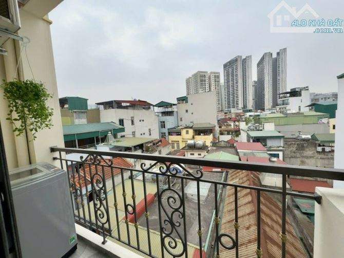 Siêu phẩm CHDV Cầu Giấy, 9 tầng thang máy, dòng tiền 2 tỷ/năm, lô bàn cờ VIP