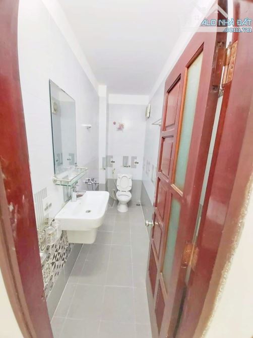 Bán nhà mặt phố-7 tầng thang. Máy-vỉa hè 5m-kinh doanh sầm uất-thiết kế thông sàn