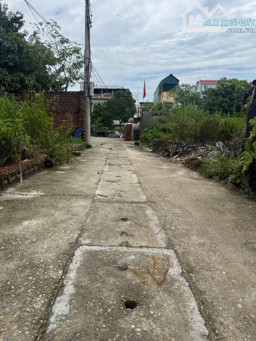 LÔ ĐẤT 77m2- RẺ NHẤT VĂN MÔN, YÊN PHONG. SẴN NHÀ TẠM- Ô TÔ VÀO TẬN ĐẤT- CHỈ 1.99 TỶ - 4