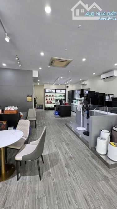 180mx7 Tầng-THANG MÁY-Mặt Phố LẠC LONG QUÂN-TÂY HỒ-Kinh Doanh Đẳng Cấp.giá: 98 tỷ