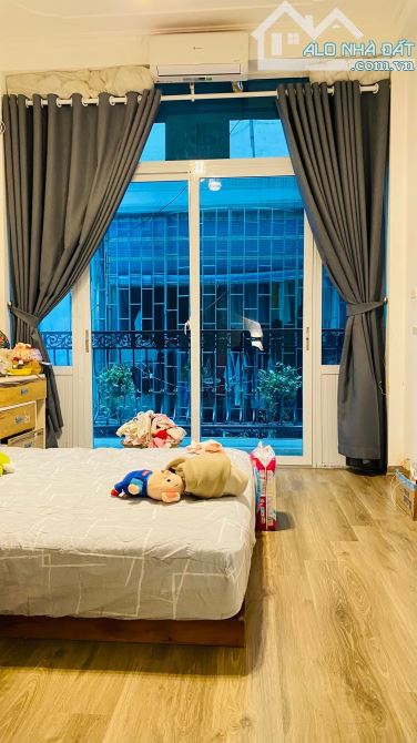 BÁN NHÀ TÔN ĐỨC THẮNG - NHÀ DÂN XÂY, NỞ HẬU, 2 THOÁNG TRƯỚC SAU,HIẾM