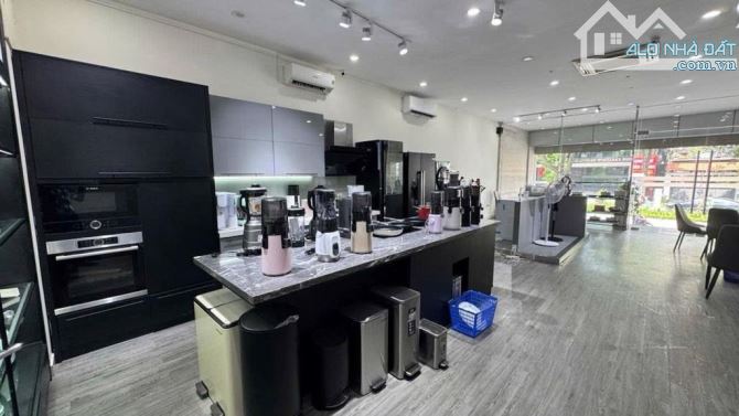 180mx7 Tầng-THANG MÁY-Mặt Phố LẠC LONG QUÂN-TÂY HỒ-Kinh Doanh Đẳng Cấp.giá: 98 tỷ