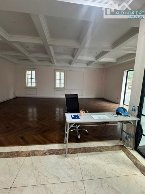 Bán khách sạn Tràng Thi hoàn kiếm toà văn phòng hách sạn 7 tầng ngay trung tâm hành chính