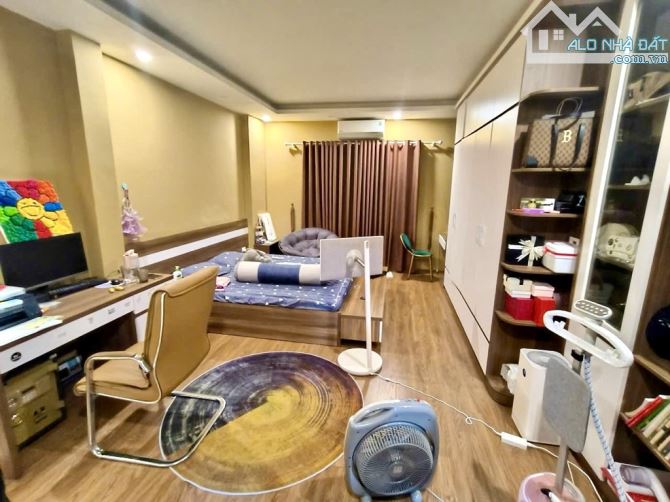 NHÀ ĐẸP Ở NGAY - NGÕ THÔNG - VÀI BƯỚC RA MẶT PHỐ