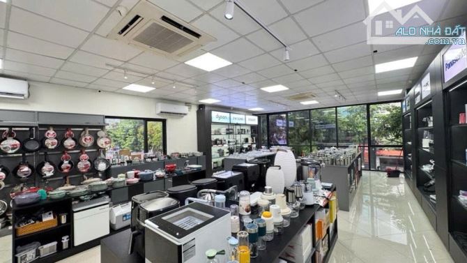 180mx7 Tầng-THANG MÁY-Mặt Phố LẠC LONG QUÂN-TÂY HỒ-Kinh Doanh Đẳng Cấp.giá: 98 tỷ