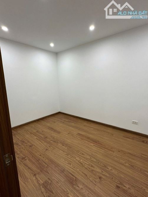 BÁN CĂN HỘ CHUNG CƯ NAM TRUNG YÊN CẦU GIẤY DT 76M2 3PN 2WC GIÁ 7.7 TỶ