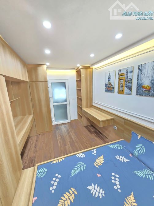 Bán Nhà 5 Tầng, phố Thanh Lân, Hoàng Mai Ngõ Rọing, gần phố, sổ đẹp chỉ 6.38 Tỷ.