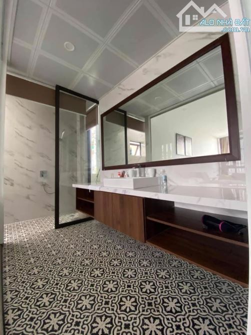 BÁN CĂN HỘ DỊCH VỤ TRUNG TÂM CẦU GIÁY DT 9 TẦNG , 21 PHÒNG KHÉP KÍN ,61M2, MT 5M , Ô TÔ