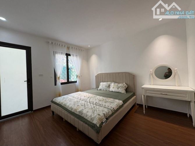 Nhỉnh 6 tỷ nhà 4 tầng gần mặt phố Tân Mai quận Hoàng Mai cạnh trường cấp 1,2,3 Tân Mai