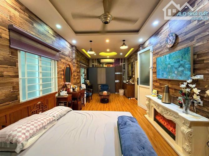 BÁN NHÀ ĐÔNG TÁC 13 TỶ 50m 5T MT5.5M NHÀ SIÊU ĐẸP LÔ GÓC 2 THOÁNG NGÕ TO GẦN PHỐ