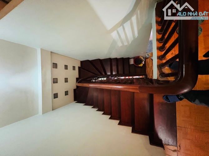 TRUNG TÂM CẦU GIẤY, THỬA ĐẤT CỰC ĐẸP, SÁT ÔTÔ, NHÀ DÂN XÂY CHẮC CHẮN!