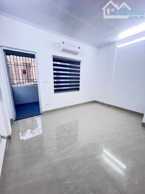 SIÊU PHẨM THỊNH HÀO 2 8 TỶ 40M 5T MT5M NHÀ MỚI ĐẸP NGÕ TO 30M RA PHỐ VỪA Ở VỪA KINH DOANH