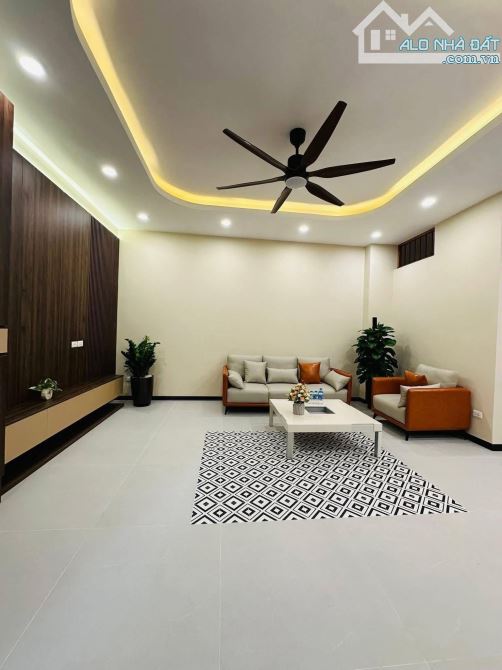 BÁN NHÀ VĂN QUÁN HÀ ĐÔNG 60M2 - 5 PHÒNG NGỦ - 3 MẶT THOÁNG - GẦN HỒ - GIÁ NHỈNH 11 TỶ