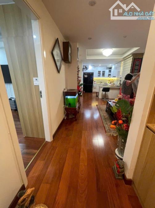 Siêu Hiếm! Tập thể Vọng Đức, Hoàn Kiếm, tầng 3, sổ to, gần hồ gươm, 90m2 2pn ở ngay