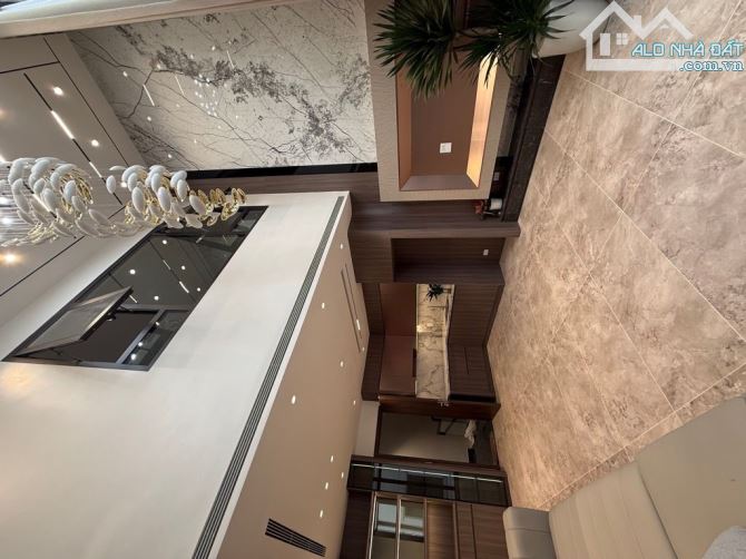 BÁN NHÀ TT BA ĐÌNH DT 55 M 7 T OTO VÀO NHÀ THANG MÁY FULL NỘI THẤT VỊ TRÍ HIẾM