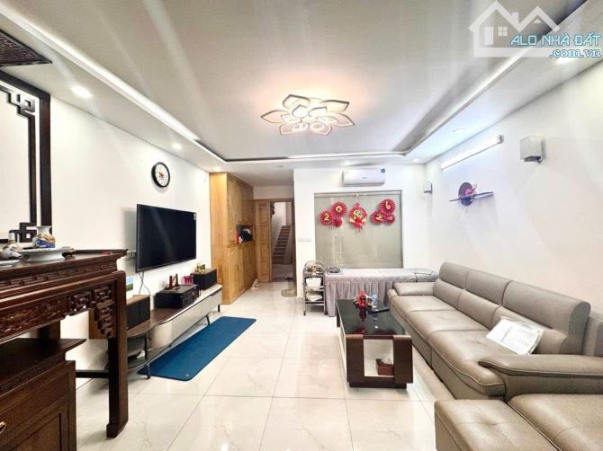 khu vip, tập thể Đầm Trấu, phân lô, sổ to, thoáng sáng, 65m2 2pn ở ngay chỉ 4,58 tỷ