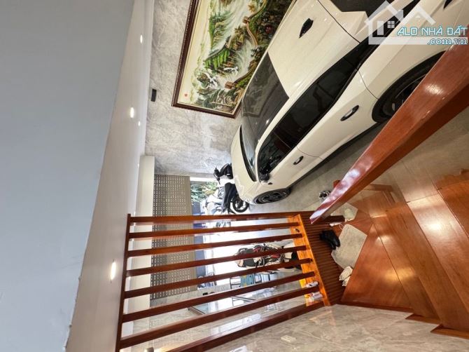 BÁN NHÀ HOÀNG HOA THÁM BA ĐÌNH DT 65 M 5 TẦNG GARA OTO NHÀ DÂN XÂY FUL NỘI THẤT KINH DOANH