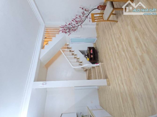 HIẾM - TRẦN QUỐC TOẢN - HOÀN KIẾM - 20/35 M - 4 TẦNG - MẶT TIỀN 5M -12.2 TỶ - NHÀ ĐẸP Ở N