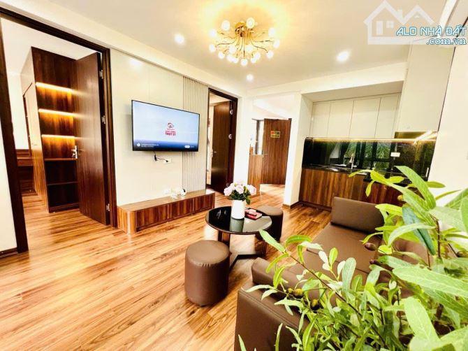 Tập thể Phố Huỳnh Thúc Kháng, Đống Đa, Lô Góc, view phố, 80m2 3PN chỉ 4,85 tỷ