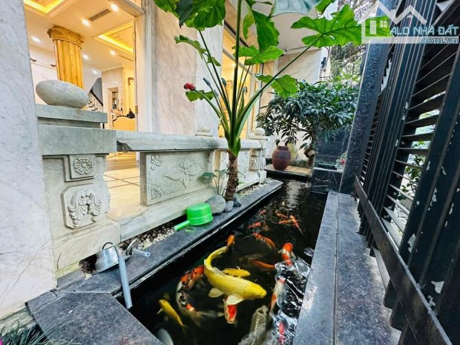 BIỆT THỰ NHÀ VƯỜN NGUYỄN HUY TƯỞNG THANH XUÂN. KHU VIP. DT 260M2, 4 TẦNG, MT 8M. GIÁ 79 TỶ