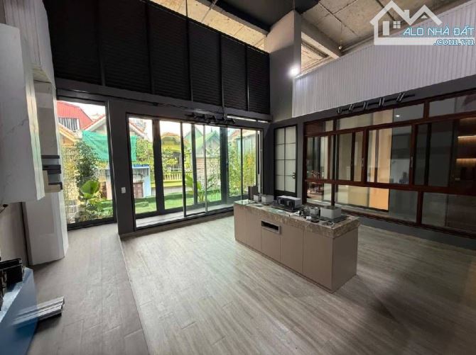 VÕNG THỊ . LẠC LONG QUÂN . Ô TÔ TRÁNH - TÒA VĂN PHÒNG - 8 TẦNG CÓ HẦM - CHO THUÊ DÒNG TIỀ